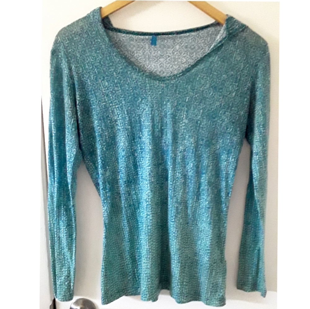 Kuhl lightweight hooded long sleeve tee